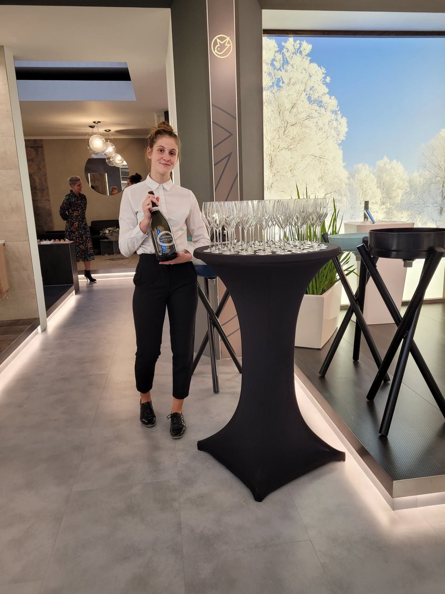 Welcome drink v showroomu